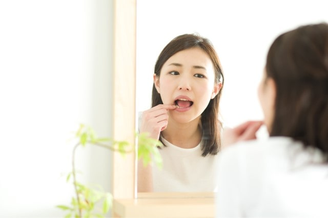 歯を白くしたい女性